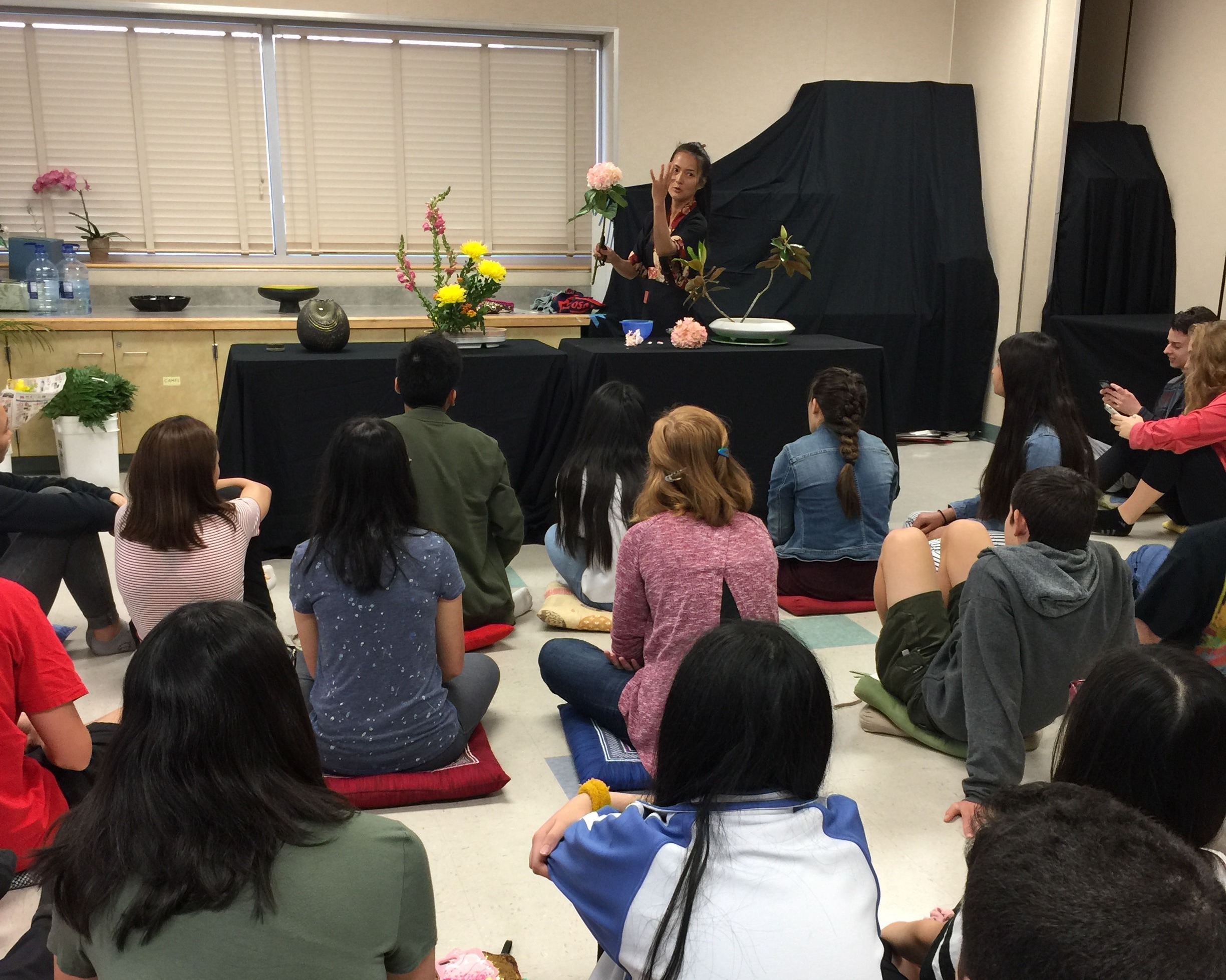 Ikebana Flower Arrangement Workshop by Nakaba Emtesali